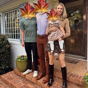 Mini SKORT Derek Lam 10 Crosby Size 2 and Weekend Max Mara tan knit sweater XS